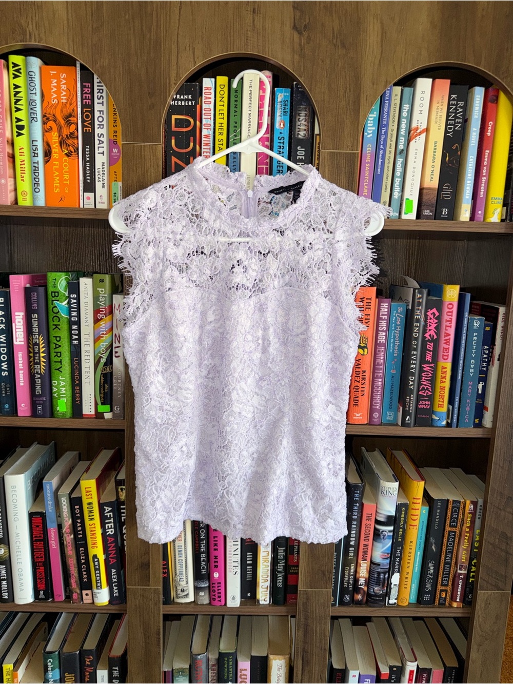 Women's Lace Sleeveless Top - Light Lavender